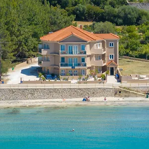 Apartment Egialion Iqia